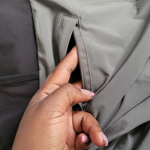 Athleta Ascender Shorts Gray High Waist Size 4 Running Athletic - Picture 5 of 6